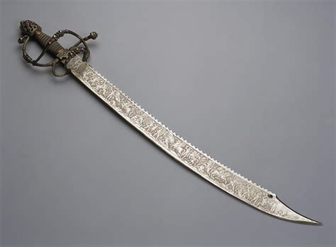 Hunting sabre.